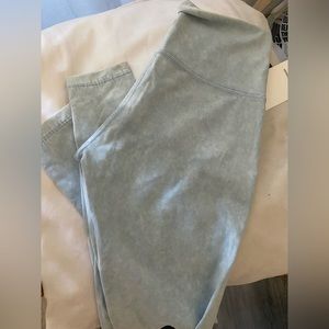 Lululemon Wunder Under Tight 28” size 10